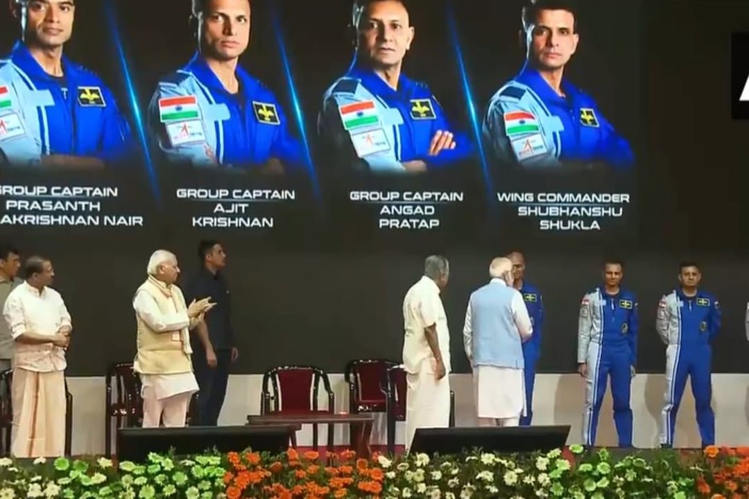 4 astronaut with PM Modi